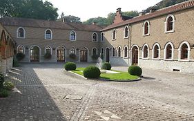 HôTel - Ferme Du ChâTeau D'Ahin